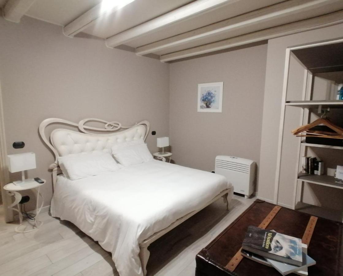 Casale Raffaello B&B Como Albese Con Cassano Extérieur photo