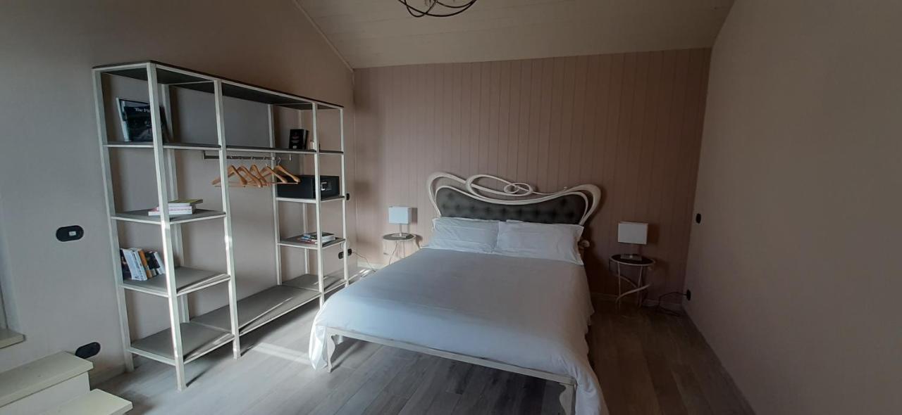 Casale Raffaello B&B Como Albese Con Cassano Extérieur photo
