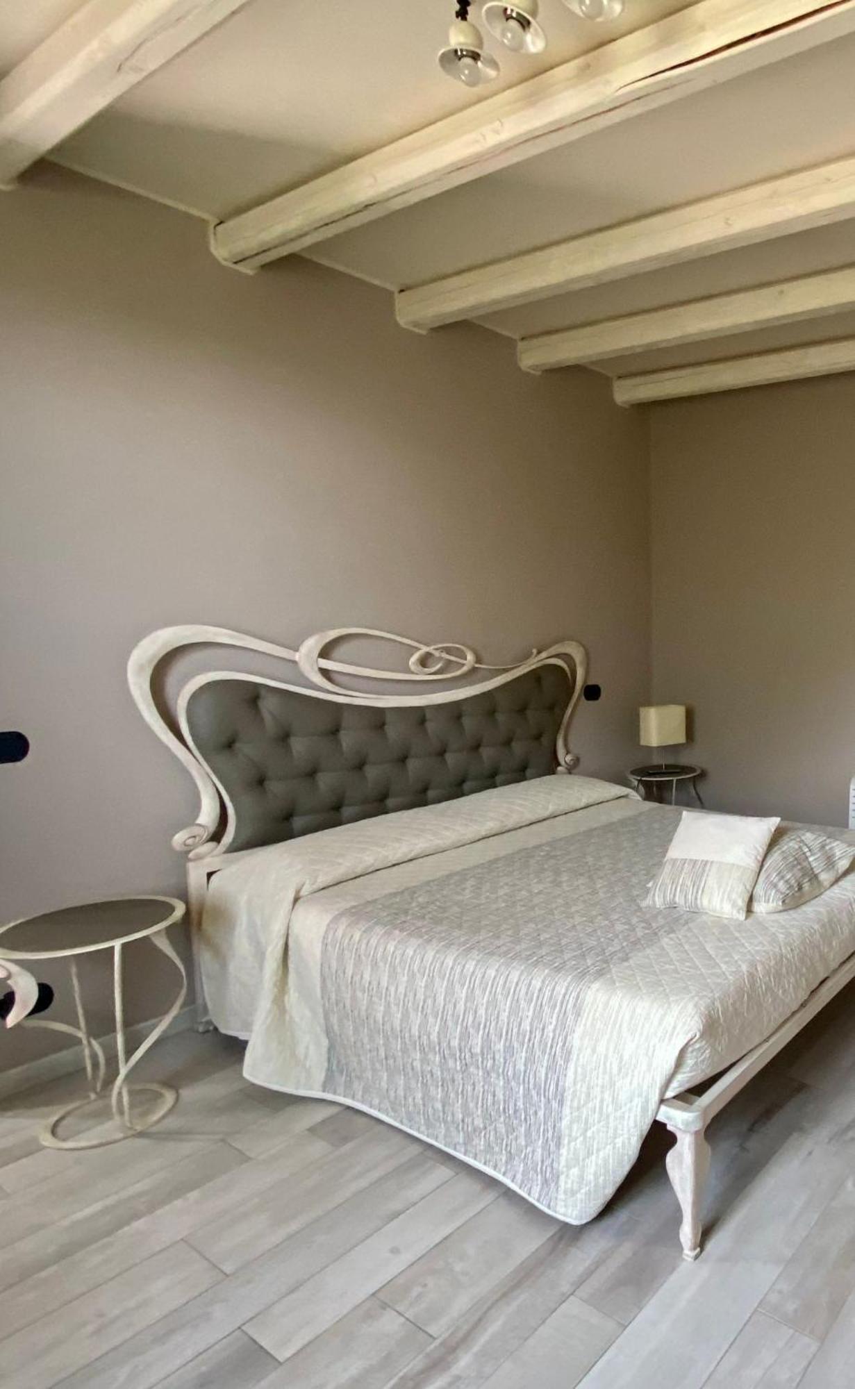 Casale Raffaello B&B Como Albese Con Cassano Extérieur photo